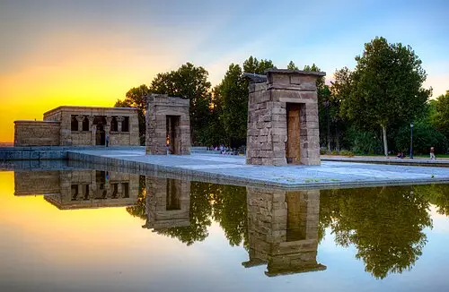 Temple of Debod — https://www.flickr.com/photos/jiuguangw (CC BY-SA 2.0) Temple of Debod