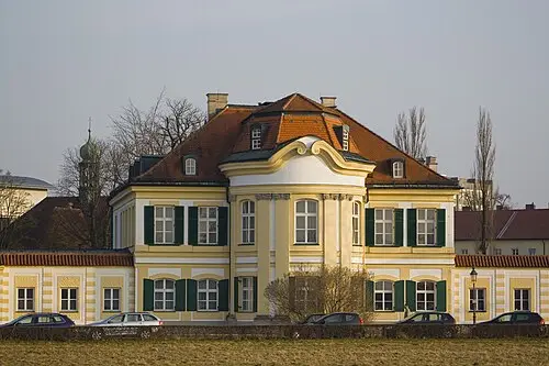 Schloss Nymphenburg — Diego Delso (CC BY-SA 3.0) Schloss Nymphenburg