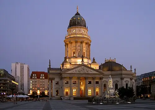 Gendarmenmarkt — de:Benutzer:Denis Apel (CC BY-SA 4.0) Gendarmenmarkt