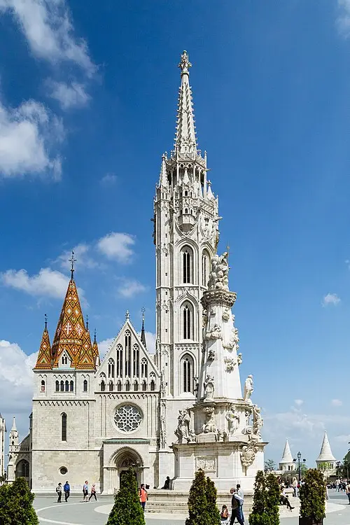 Matthias Church — Stefan Schäfer, Lich (CC BY-SA 4.0) Matthias Church