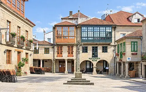 Plaza de la Leña — Luis Miguel Bugallo Sánchez (http://commons.wikimedia.org/wiki/User:Lmbuga) (CC BY-SA 3.0) Plaza de la Leña