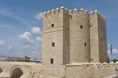 Pont Romain et Tour de la Calahorra — Graham Stanley (CC BY 2.0) Pont Romain et Tour de la Calahorra