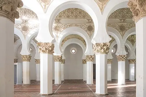 Synagogue of Santa María la Blanca — Fernando (CC BY-SA 4.0) Synagogue of Santa María la Blanca