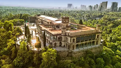 Château de Chapultepec — Sisgeo (CC BY-SA 4.0) Château de Chapultepec