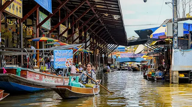 Mercado sobre las vías, mercado flotante y Ayutthaya