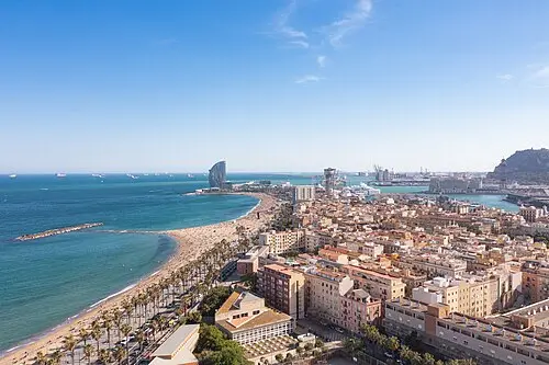 Strand von Barceloneta — dronepicr (CC BY 2.0) Strand von Barceloneta