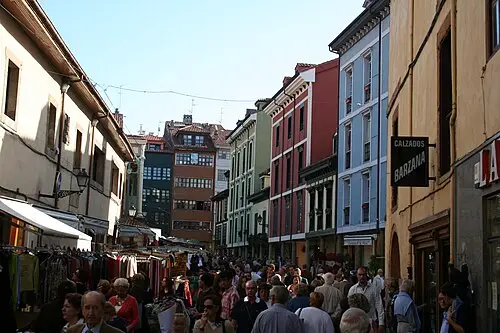Plaza del Fontán — Sitomon (CC BY-SA 2.5) Plaza del Fontán