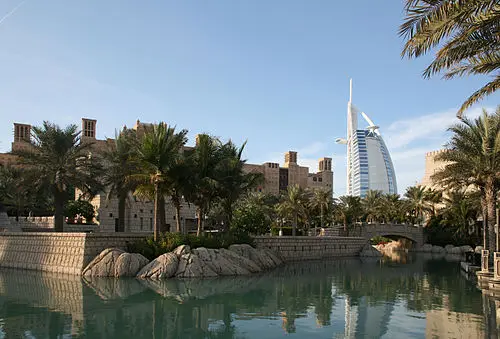 Moschea di Jumeirah — Diego Delso (CC BY-SA 4.0) Moschea di Jumeirah