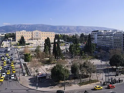 Syntagma Square — C messier (CC BY-SA 4.0) Syntagma Square