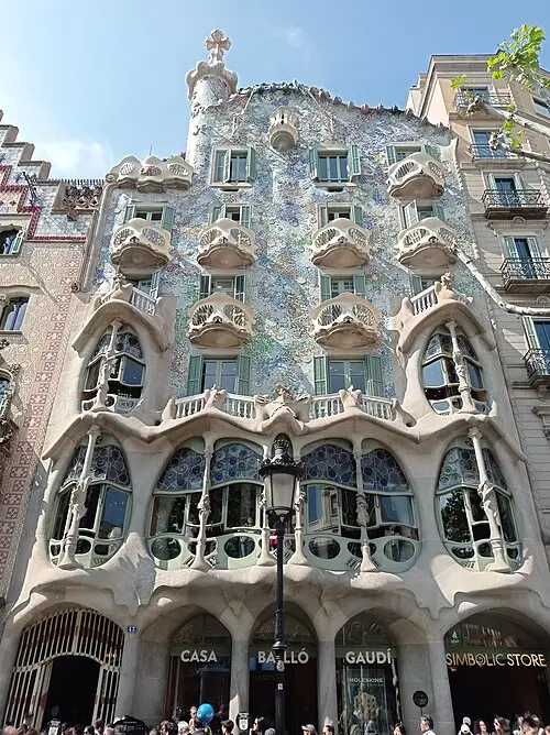Casa Batlló — Canaan (CC BY-SA 4.0) Casa Batlló