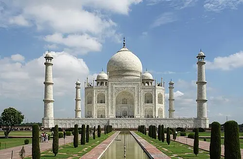 Puerta principal del Taj Mahal