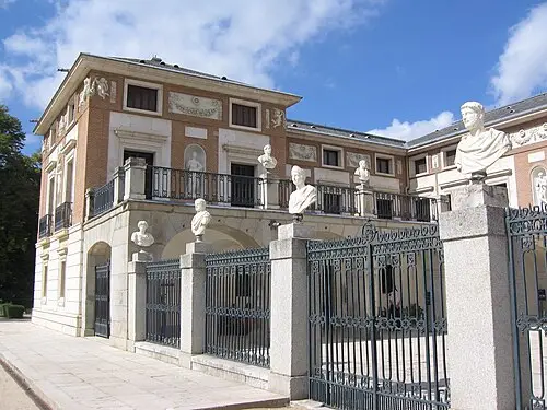 Casa del Labrador — Wikimedia Commons (CC BY-SA 3.0) Casa del Labrador