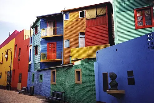 Caminito em La Boca — This file is a work by Ester Inbar (user:ST or he:user:ST). More of my work can be found in Category:Files by User:ST. If you use my work outside Wikimedia I would appreciate being notified and referred to site where used here. (Attribution) Caminito em La Boca